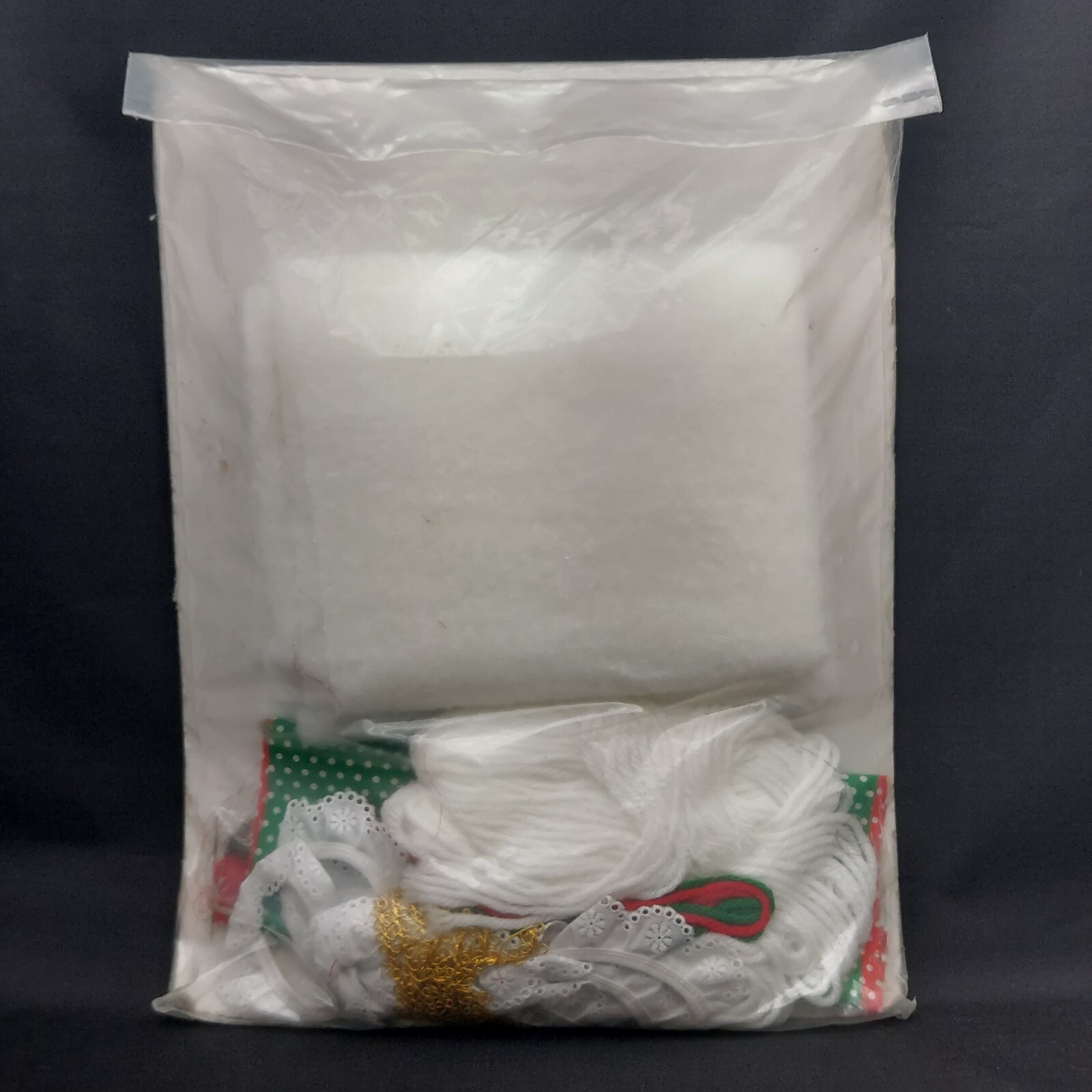 Bett's Needle Art Kit #504 Gram's Xmas Angels Set of 2 Pert & Pretty Decorations