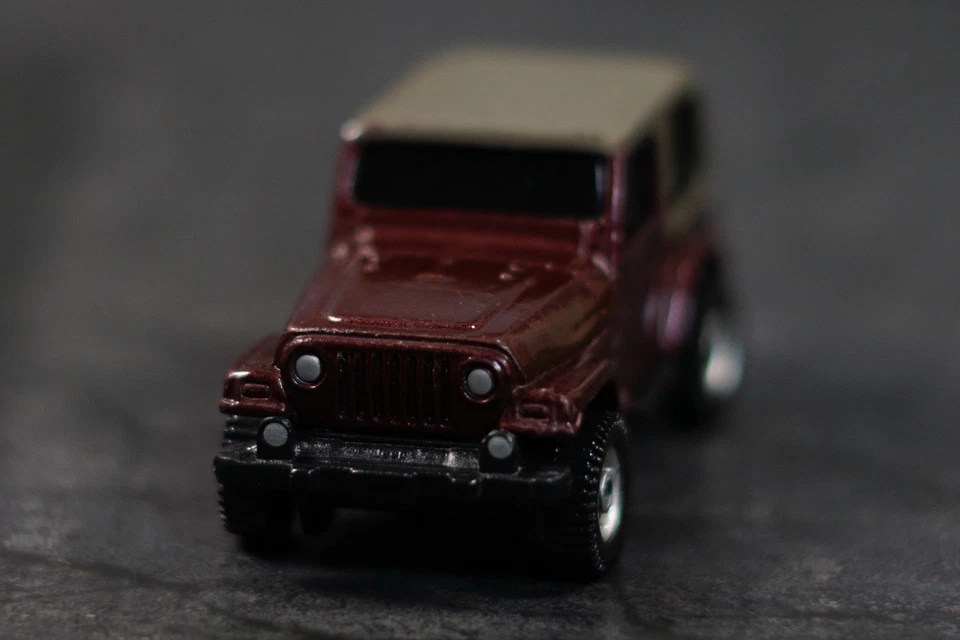 Jeep 4x4 Wrangler Sahara Maisto Die Cast Metal 1/64 Scale Special Edition - Image 3 of 4