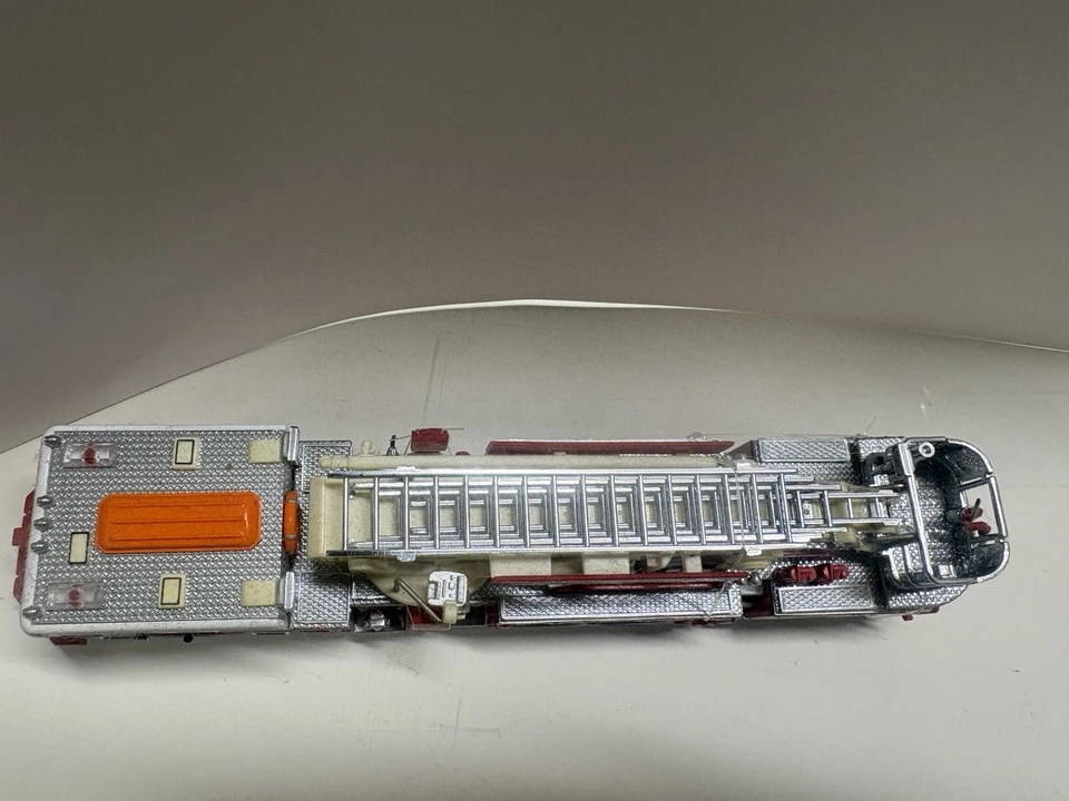 Code 3 FDNY Aerialscope Tower Ladder - 160 Toy Fire Truck Replica - Image 4 of 4