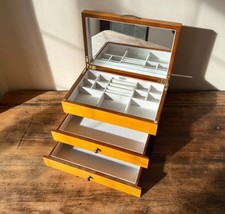 Portagioie in legno Mele & Co rosa orientale meagan stile intarsiato disegno floreale