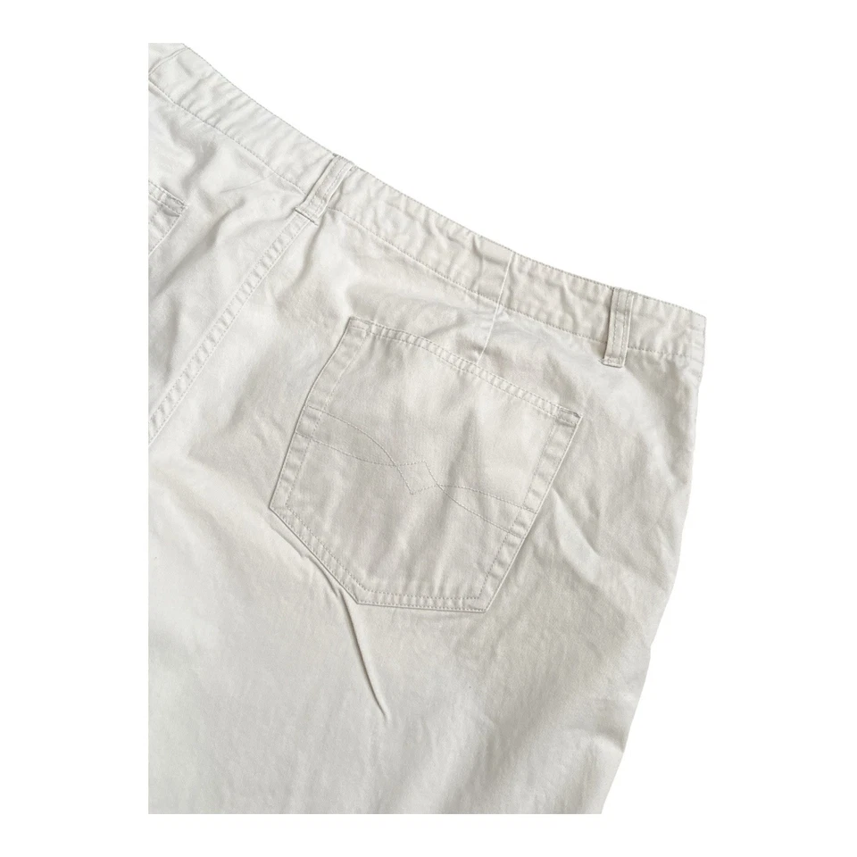 Pantalones cortos chinos faded glory para mujer talla grande 24W vintage caqui beige frente plano Foto 3 de 4