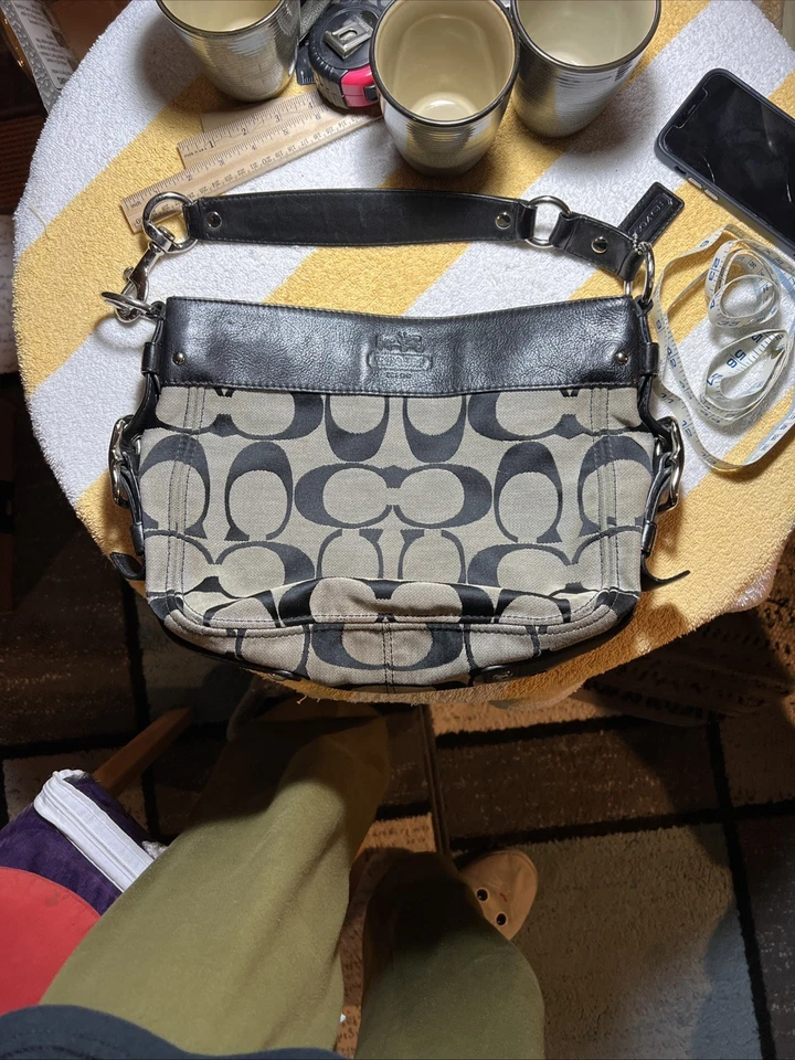 Bolso de hombro mediano Coach negro Signature de lona Foto 2 de 4