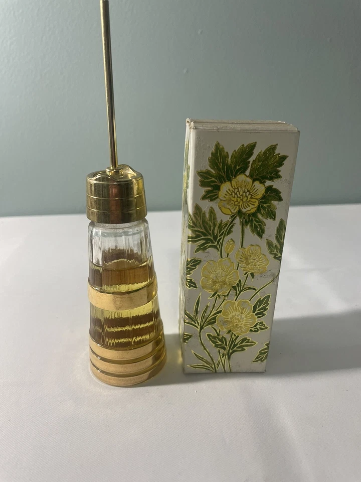 1973 Country Charm Butter churn Vintage Avon Field Flowers Perfume Most Full - Image 4 of 4