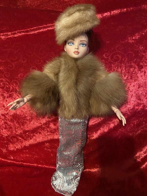 ~ Walnut MINK FUR HAT FOR EVANGELINE GHASTLY, ELLOWYNE WILDE DOLLS~