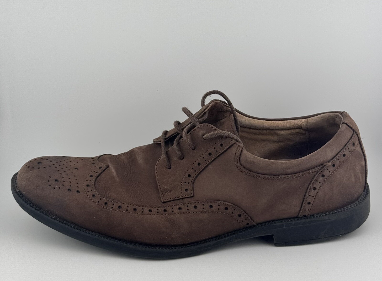 SAOLA Scarpa elegante Clarks Collection Brogue punta alare uomo 9 M marrone pelle spazzolata