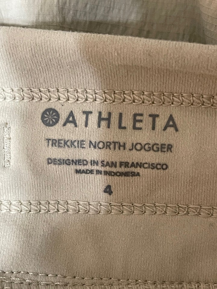 ATHLETA Size 4 Trekkie North Jogger Pants Hiking Travel Pockets Ecru