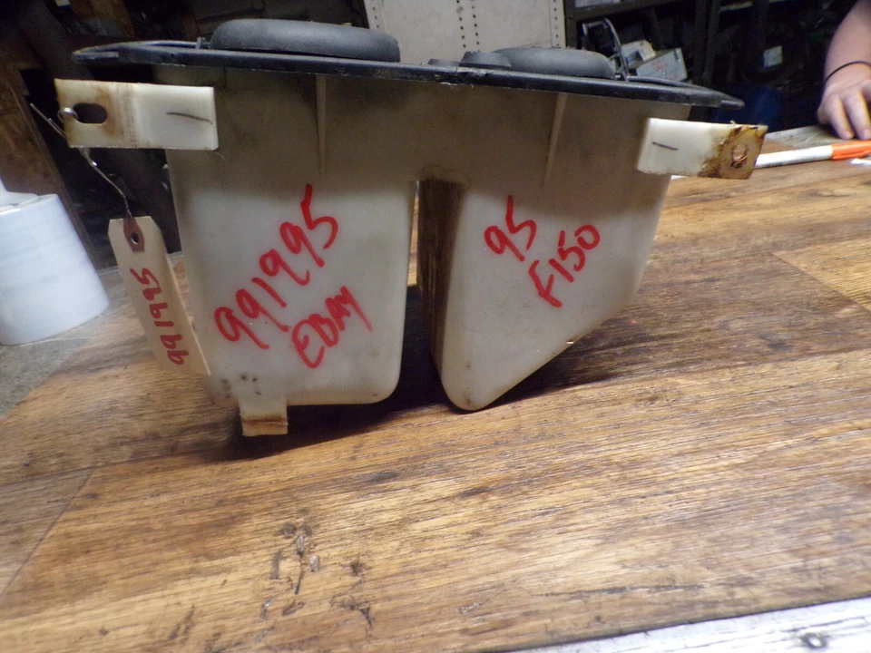 Depósito de refrigerante botella de líquido lavadora Ford F150 F250 F350 Bronco 1987-1996 OEM Foto 3 de 4