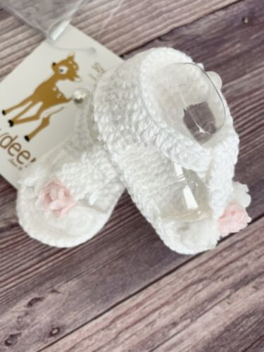 NWT Crocheted White Pink Baby Sandals Booties Crib Shoes Girls Newborn 0-3 M - Picture 3 of 3