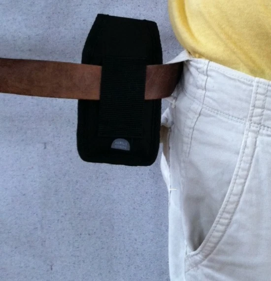 Funda universal con cinturón para teléfono celular. Sin clip Tiene lazo para cinturón Se adapta hasta 5,5x2,75x5/8 Foto 3 de 4