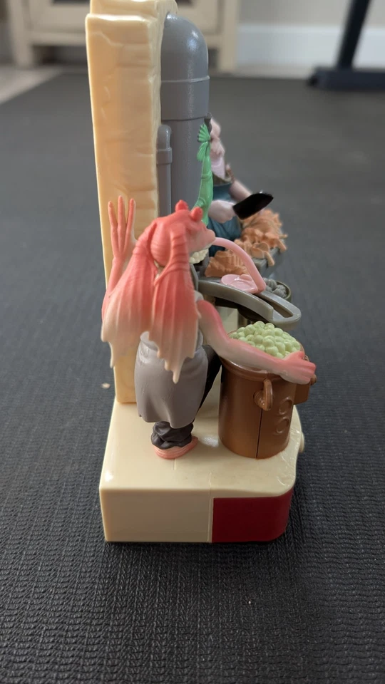 Star Wars Episode 1 Jar Jar Binks PEZ Candy Hander 1999 - Image 4 of 4