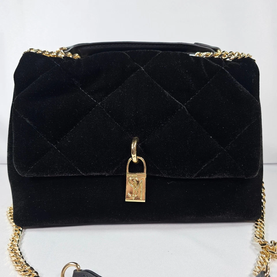 Bolso Bandolera Steve Madden Negro Terciopelo Acolchado Cadena Bloqueo Logo Dorado Foto 2 de 4