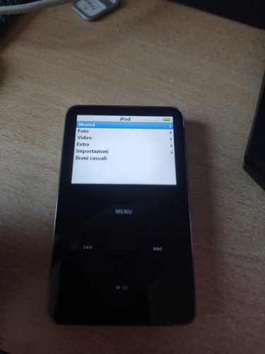 APPLE IPOD CLASSIC 5TH GENERAZIONE 30GB A1136 NERO TESTED WORKING LETTORE MP3 - Imagen 2 de 13