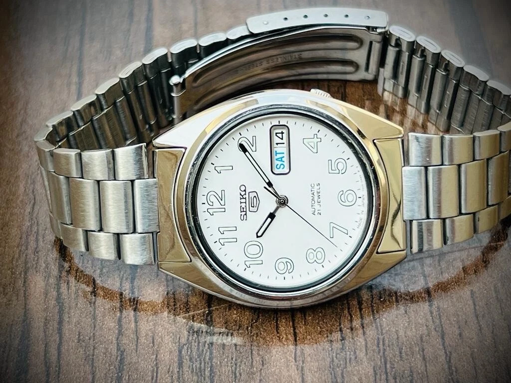 White dial top seiko 5