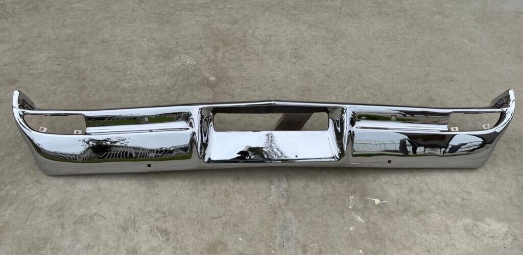 S OLDSMOBILE CUTLASS 442 NEW TRIPLE PLATED CHROME FRONT BUMPER