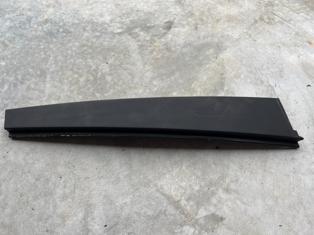 97-03 BMW E39 528 530 540 REAR LEFT EXTERIOR DOOR PILLAR MOLDING