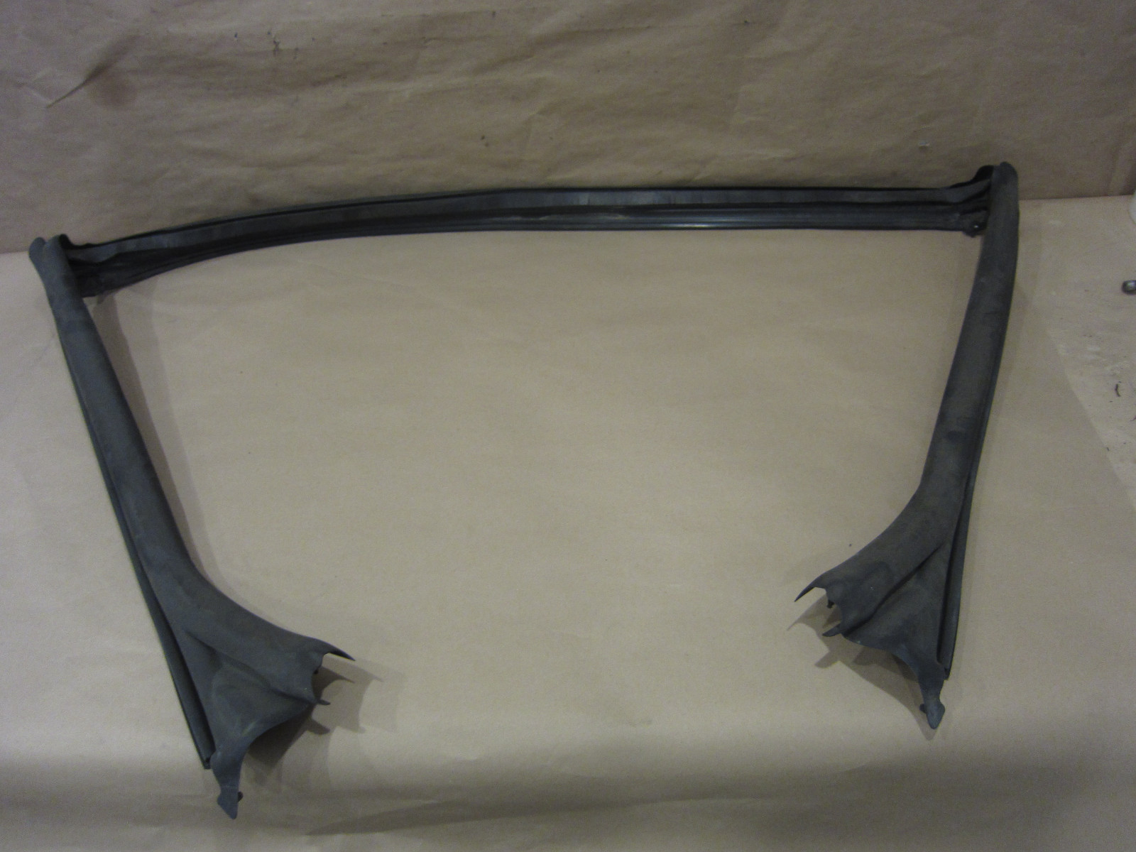 Ferrari California - Windshield Glass Upper Gasket  - P/N 69758000