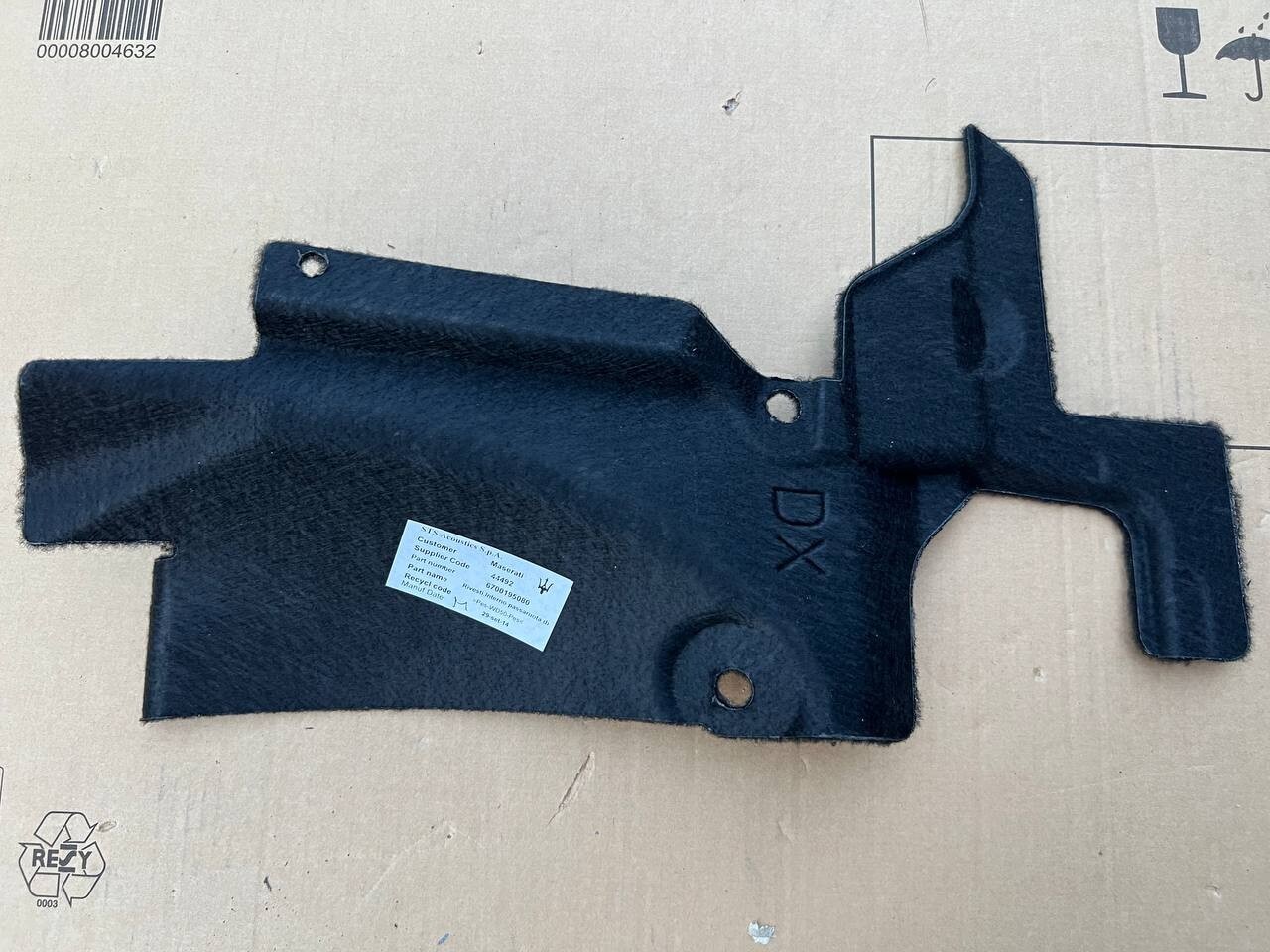 Maserati Ghibli 2017 OEM Right Rear Trunk Compartment Mat – 670019508