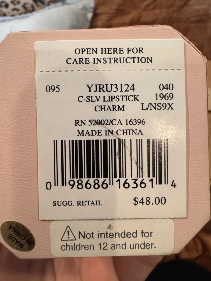 Berloque de batom Juicy Couture - Imagem 2 de 2