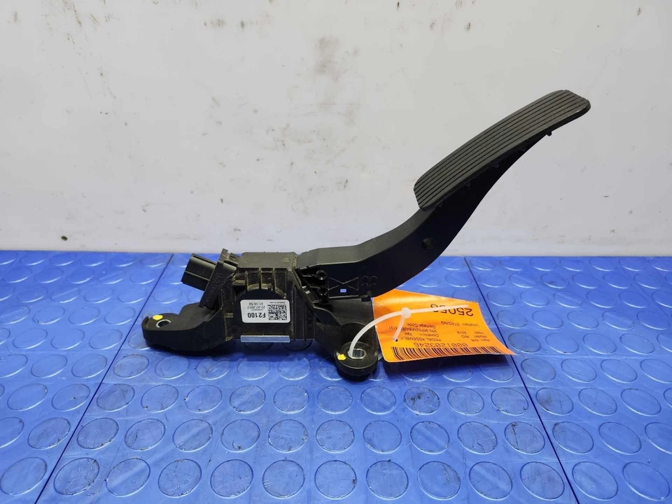 2018-2023 Kia Rio Accelerator Pedal Assembly Genuine OEM Part 32700F2100 - Image 3 of 4
