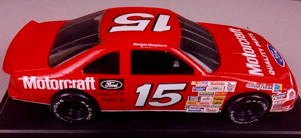 Гоночные чемпионы 1991 No15 Morgan Shepherd NASCAR масштаб 1:24 автомобиль на стенде (BNC12) - Изображение 4 из 4