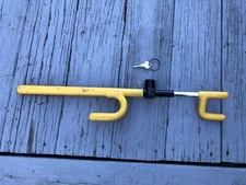 The Club Steering Wheel Lock with 1 Key Yellow