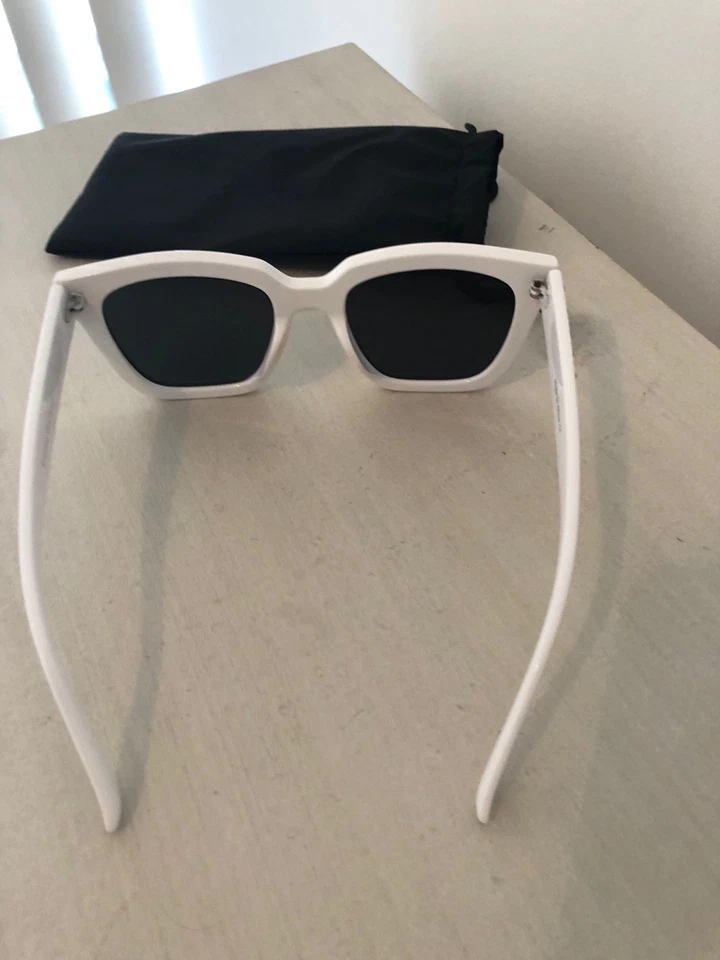 Gafas de sol blancas sin marca al por menor $100 Foto 4 de 4