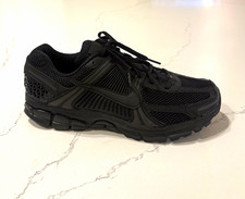 Nike Air Zoom Vomero 5 Triple Black Size 11 Low Top Lace-Up Sneaker / New