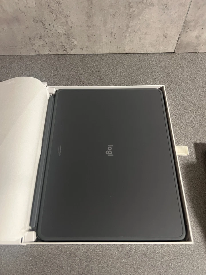 Logitech Combo Touch Keyboard Case Apple iPad Air 13" M2 & M3 Used - Image 3 of 4