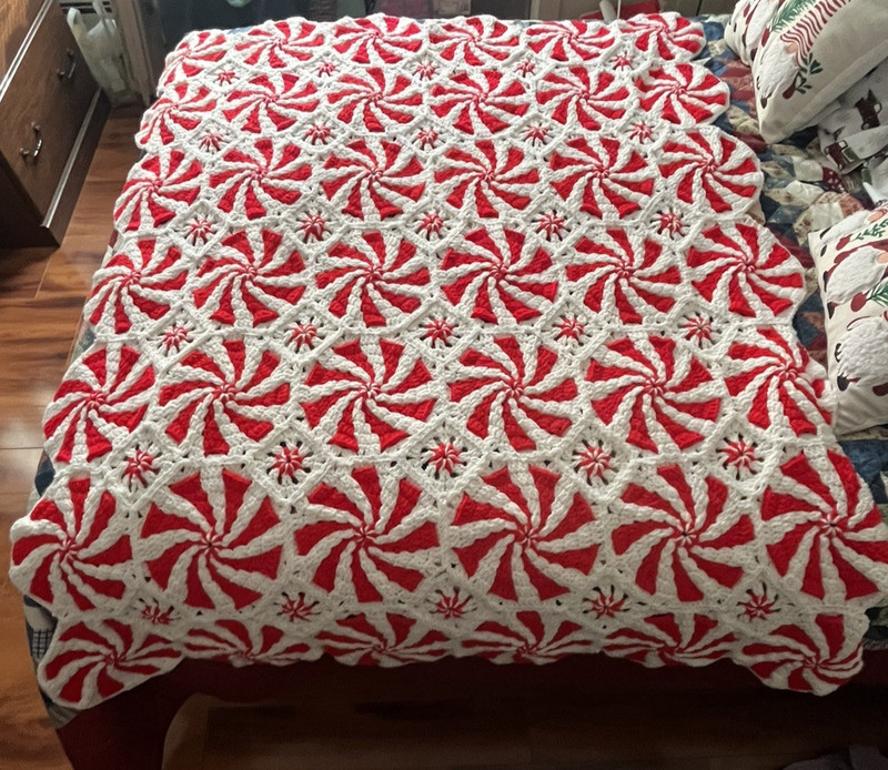 Pinwheel Handmade Afghan Red and White 51 X 59 Christmas Blanket Winter Holiday