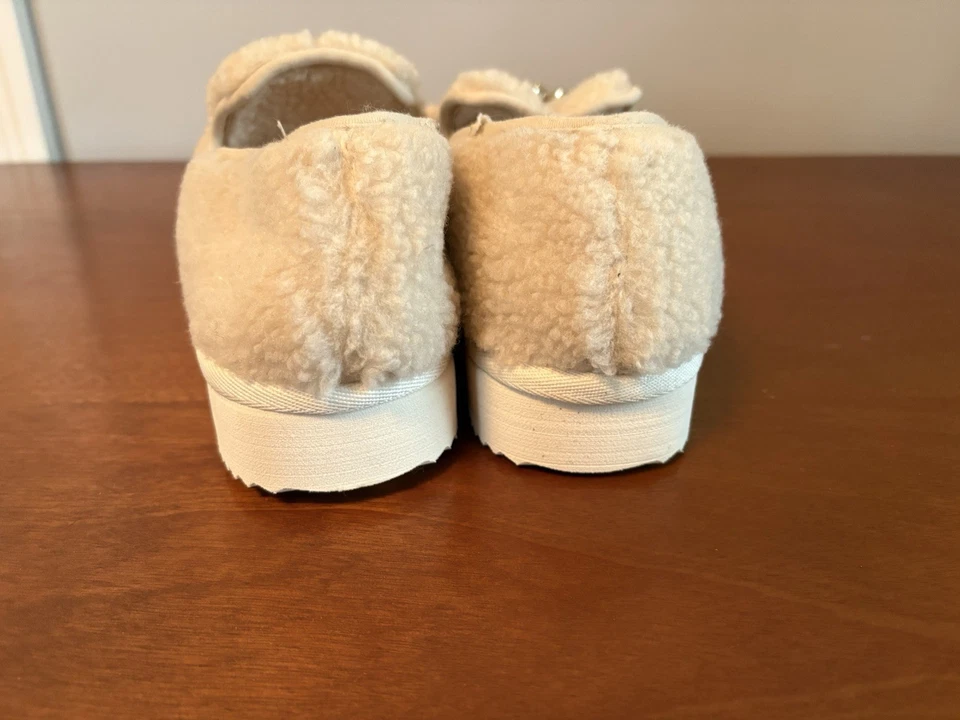 Zapatillas Sherpa Crema Natural Vellón Acogedoras Cadena Noa Para Mujer Michael Kors Nuevas sin Etiquetas Foto 3 de 4