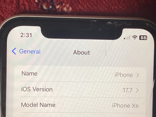 iphone xr white 64gb unlocked - Picture 3 of 7