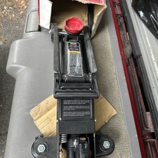 Prolift Floor Jack Model F-2365 With Box And Clean. Not Used Much Prolift Floor Jack Model F-2365 With Box And Clean. Not Used Much