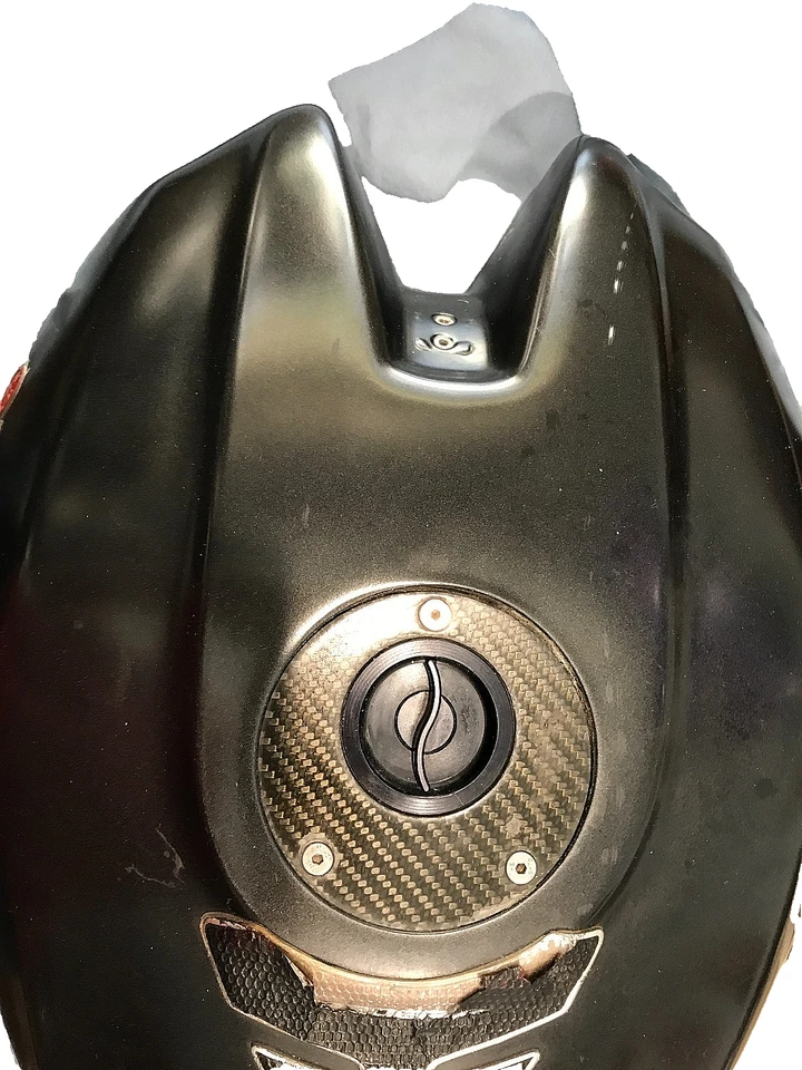 DUCATI OEM MONSTER GAS TANK 620 695 800 S2R800 S2R1000 CARBON FIBER GAS CAP Foto 3 de 4