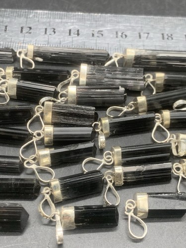 81 Grams Schorl Tourmaline With 95 Silver 40 Pieces Lot. - Picture 4 of 13