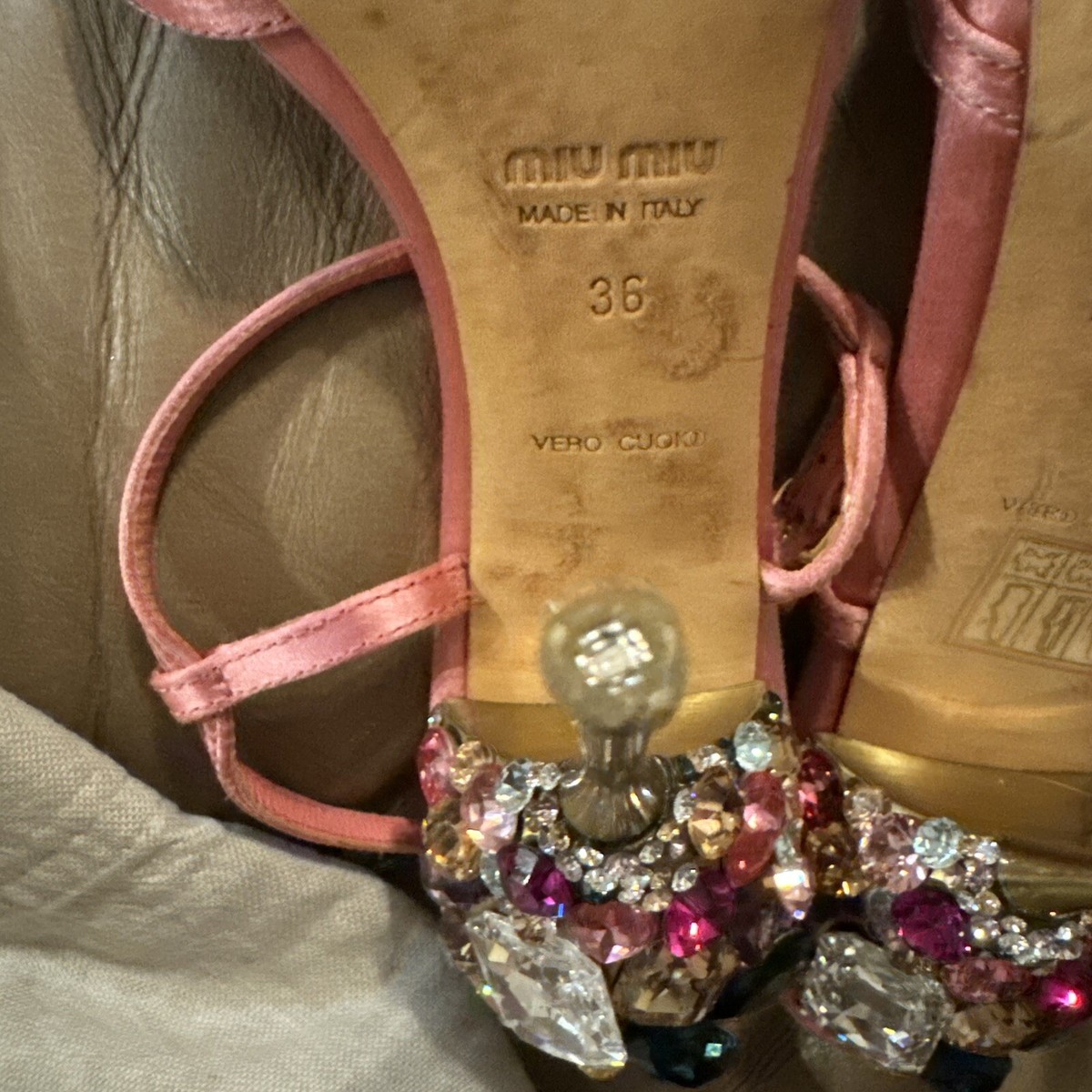Miu Miu ピンク 花装飾 ハイヒール MIU MIU Woman's Pink Jewel Crystal Crusted Strappy Sandals