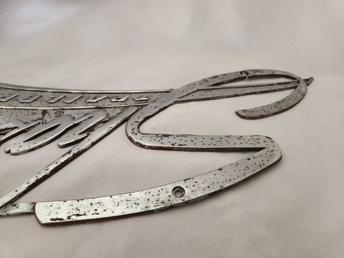VINTAGE SHASTA TRAILERS CHROME BADGE EMBLEM SIDE PLATE OEM Pre-owned 15" x 6" - Picture 4 of 9