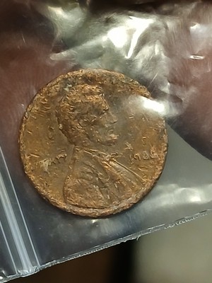 1988 No Mint Penny Withh Extreme Errors