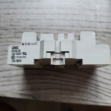 Base relais plate 11 broches IDEC - 10 AMPÈRES - 300 VAC - SR3B-05 LR48366 - 95810C