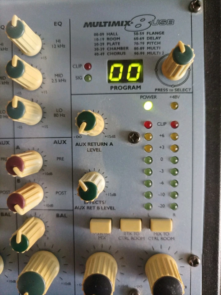 Alesis Multimix 8 USB Mixer with Fx USB Interface - Image 3 of 4