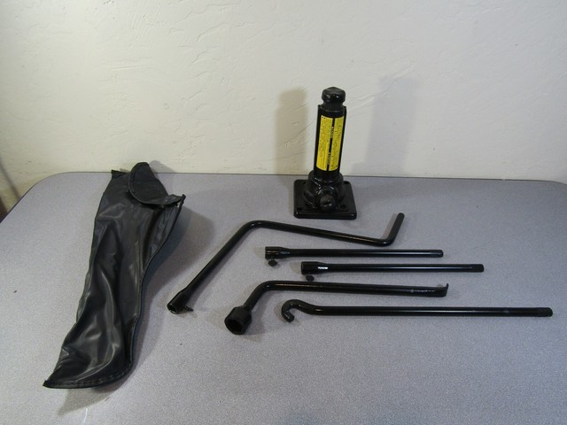 2000-2006 Toyota Tundra Sequoia Jack Tool Kit Set Tools #5794667 E19