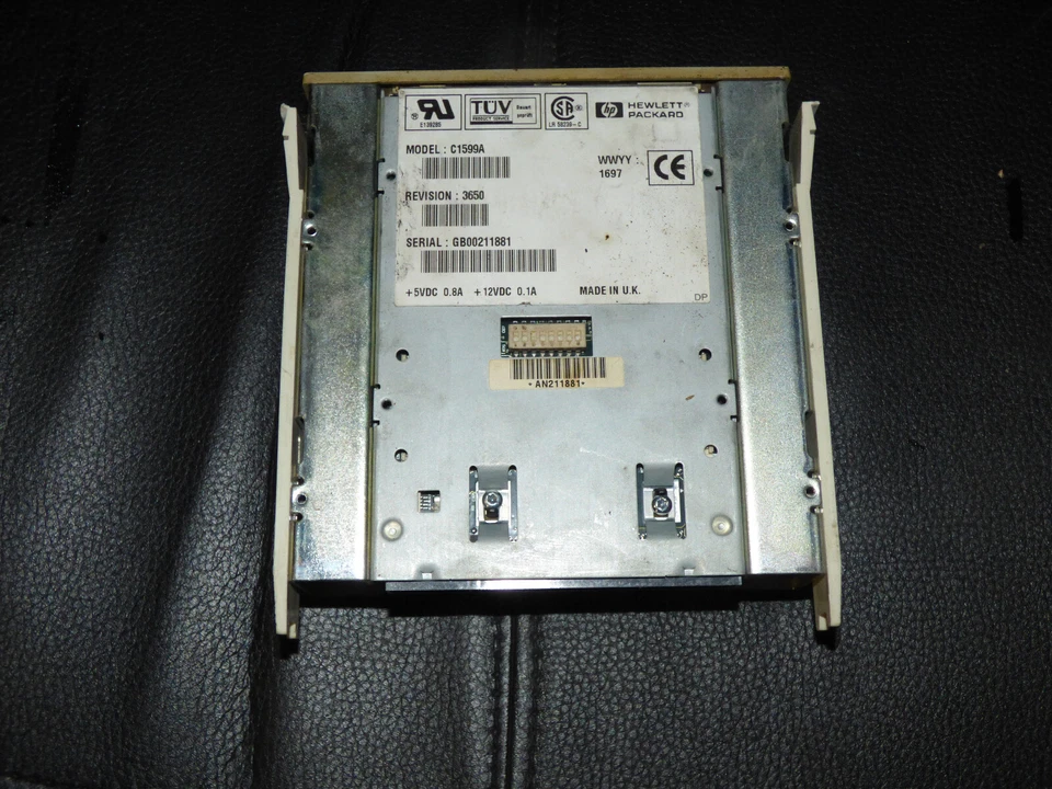 HP C1599A DDS2 4/8GB SCSI 50-PIN DAT 4mm 3.5" Internal Tape Drive - Image 3 of 4