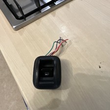 DAIHATSU CHARADE FRONT PASSENGER DOOR WINDOW SWITCH