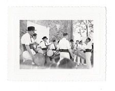 G1700 Musiciens fifre tambour. Solliès-Toucas Var France 1954.  Photo argentique