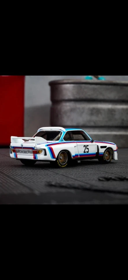 预售/订购 - 风火轮 Elite 64 1975 宝马 3.0 CSL 比赛 RealRiders 美泰 — 第 3/4 张图片