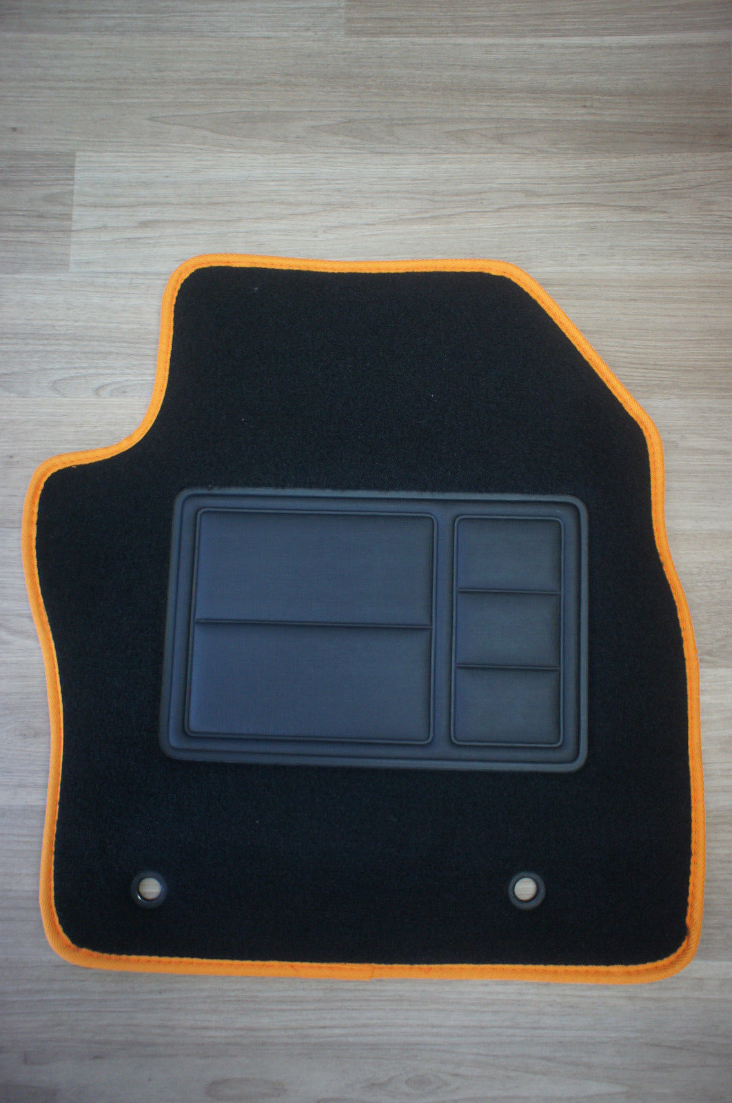 Front & Rear Carpet Floor Mats for Ford Focus LS/LT/LV/XR5 with Orange