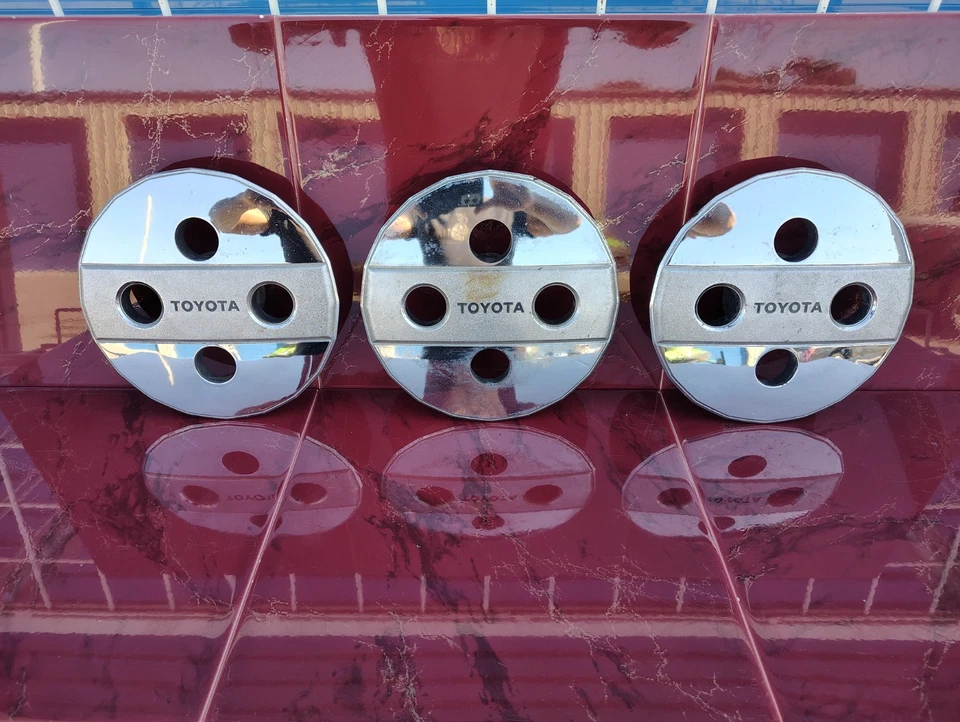 1984-1986 Toyota Tercel Corolla Wheel Center Caps (3) Hubcaps Factory OEM #69288 - Image 2 of 4