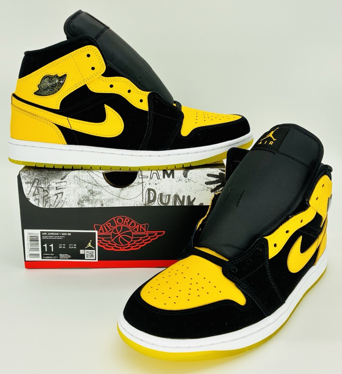 JORDAN MA-1ジャケット ブラック/イエロー M 11 Air Jordan One Mid SE Black/Varsity Maize– White (HJ 6654–071