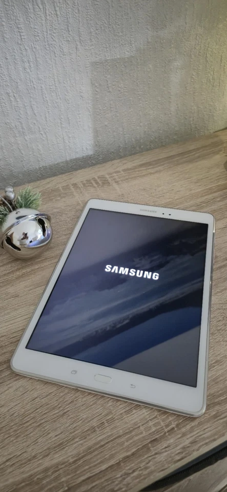 Weihnachtsaktion * Galaxy Tab A SM-T550 gebraucht, aber wie NEU * - Bild 2 von 3