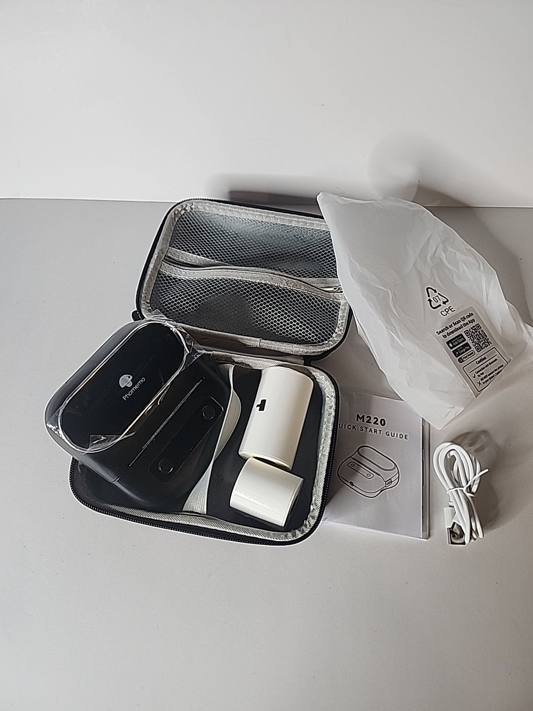 Label Maker Bluetooth Thermal Label Printer W/3 Rolls Labels And Carry Case Read