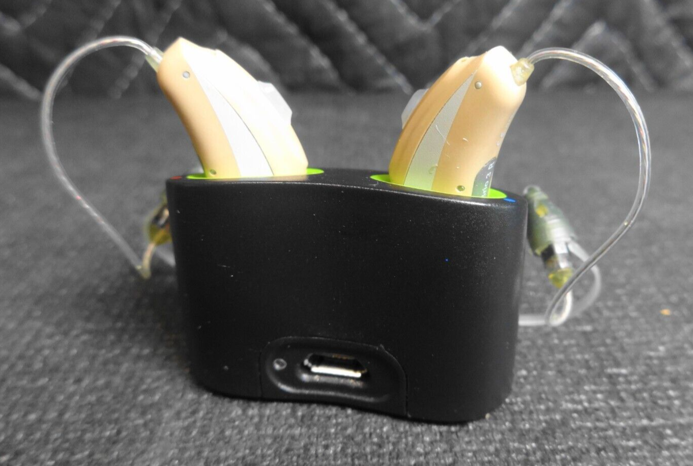 Phonak Brio 3 R Rechargeable Hearing Aids w/ Charging Base & AC Power